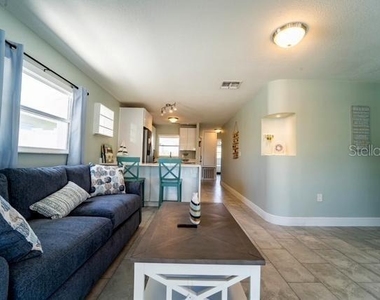 4825 Floramar Terrace - Photo Thumbnail 5