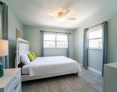 4825 Floramar Terrace - Photo Thumbnail 7