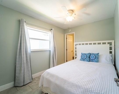 4825 Floramar Terrace - Photo Thumbnail 9
