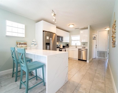 4825 Floramar Terrace - Photo Thumbnail 3