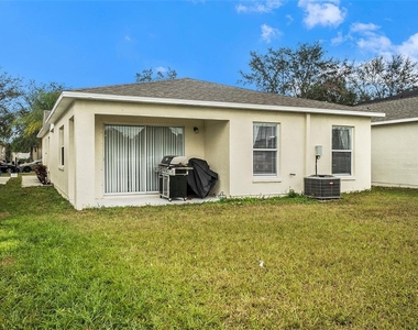7833 Carriage Pointe Drive - Photo Thumbnail 9