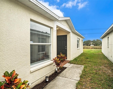 7833 Carriage Pointe Drive - Photo Thumbnail 6