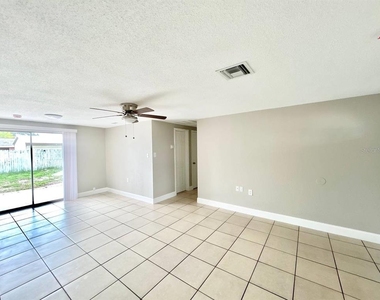 3323 Fairmount Drive - Photo Thumbnail 4