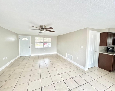 3323 Fairmount Drive - Photo Thumbnail 6