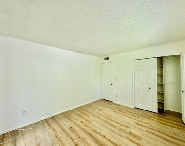 11703 Raintree Village Boulevard - Photo Thumbnail 16