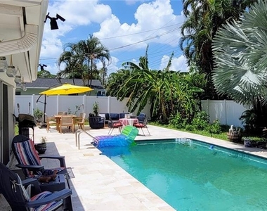 1279 86th Avenue N - Photo Thumbnail 2