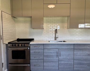 2845 9th Avenue N - Photo Thumbnail 10