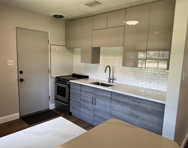 2845 9th Avenue N - Photo Thumbnail 7
