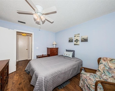 5217 81st Street N - Photo Thumbnail 7