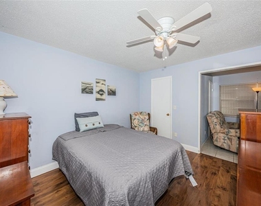 5217 81st Street N - Photo Thumbnail 8
