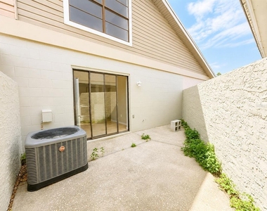 5104 Springwater Court - Photo Thumbnail 8