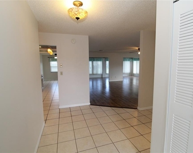 309 Bryce Court - Photo Thumbnail 5