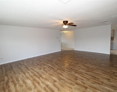 309 Bryce Court - Photo Thumbnail 7