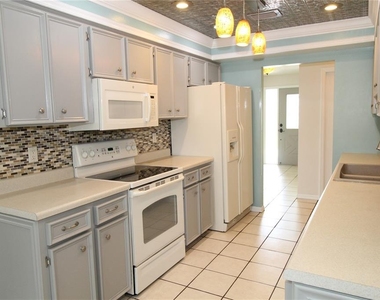 309 Bryce Court - Photo Thumbnail 11