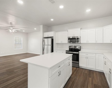 4352 9th Avenue S - Photo Thumbnail 5