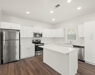 4352 9th Avenue S - Photo Thumbnail 6