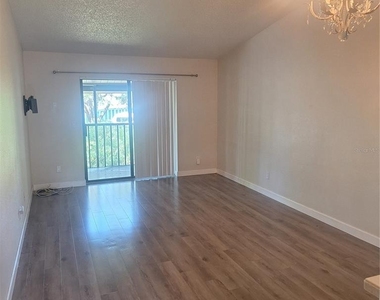 2377 Lake Heather Heights Court - Photo Thumbnail 9