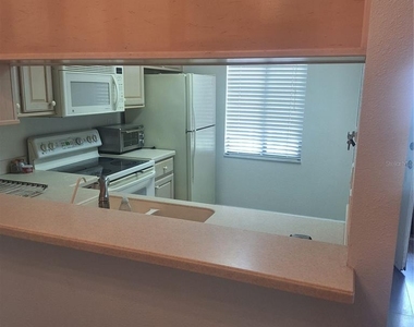 2377 Lake Heather Heights Court - Photo Thumbnail 5