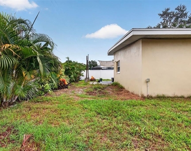 12496 136th Lane - Photo Thumbnail 38