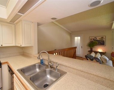 357 8th Avenue N - Photo Thumbnail 37