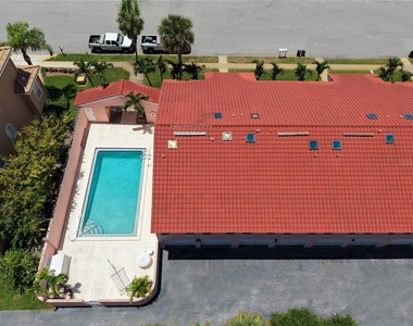 357 8th Avenue N - Photo Thumbnail 2