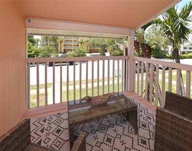 357 8th Avenue N - Photo Thumbnail 3