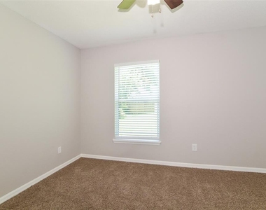 2783 S Slater Drive - Photo Thumbnail 8