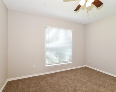 2783 S Slater Drive - Photo Thumbnail 6