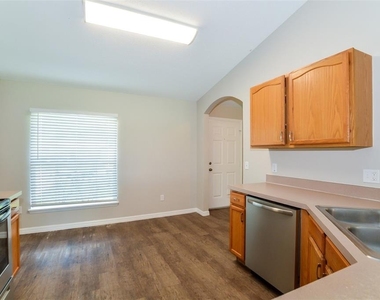 2783 S Slater Drive - Photo Thumbnail 4