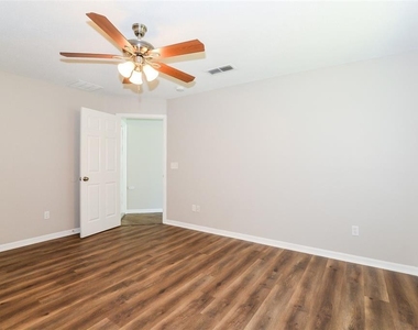2783 S Slater Drive - Photo Thumbnail 5