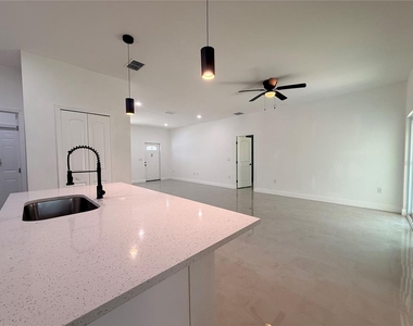 1251 Scottish Street Sw - Photo Thumbnail 6