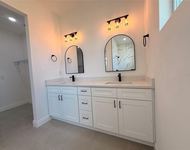 1251 Scottish Street Sw - Photo Thumbnail 14