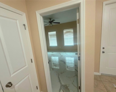 5583 Toulouse Lane - Photo Thumbnail 16