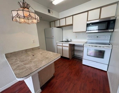 2200 Key West Court - Photo Thumbnail 3