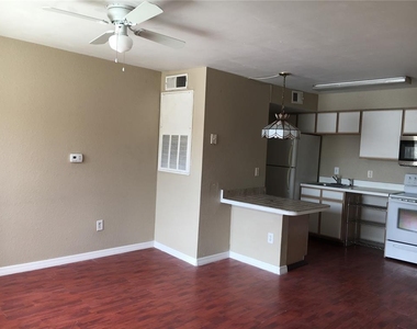 2200 Key West Court - Photo Thumbnail 2