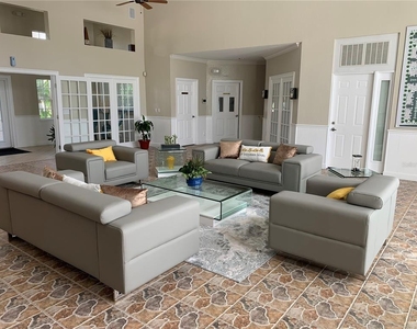 2200 Key West Court - Photo Thumbnail 16