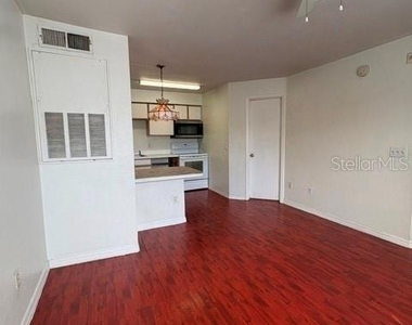 2200 Key West Court - Photo Thumbnail 5