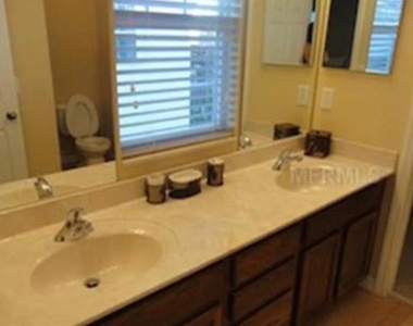848 Runner Oak Street - Photo Thumbnail 3