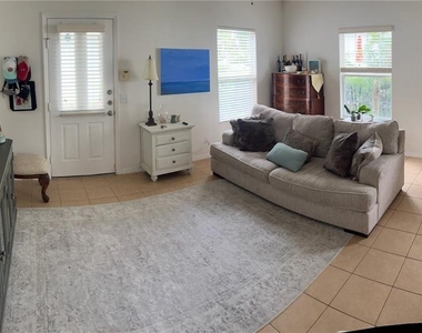 848 Runner Oak Street - Photo Thumbnail 2