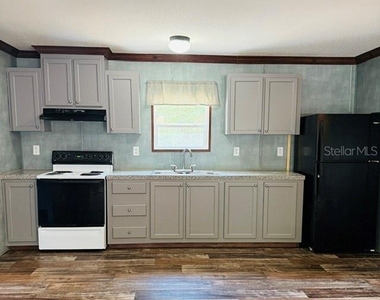 877 Se 38 Way - Photo Thumbnail 2