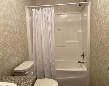 877 Se 38 Way - Photo Thumbnail 13