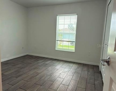 707 Grove Street - Photo Thumbnail 10