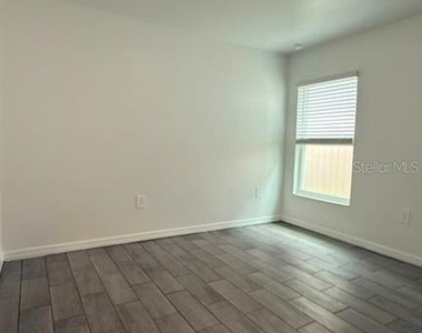 707 Grove Street - Photo Thumbnail 7