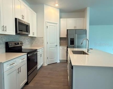 707 Grove Street - Photo Thumbnail 2