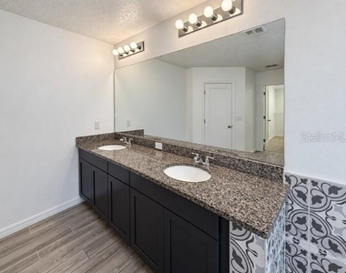 2436 Blowing Breeze Avenue - Photo Thumbnail 15
