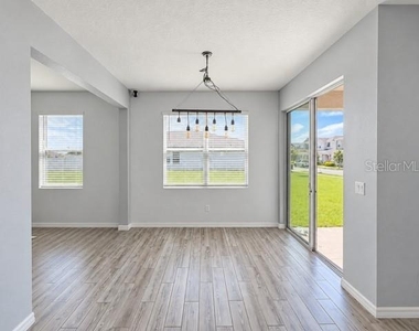 2436 Blowing Breeze Avenue - Photo Thumbnail 9