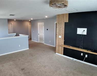 2436 Blowing Breeze Avenue - Photo Thumbnail 12