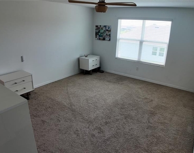 2436 Blowing Breeze Avenue - Photo Thumbnail 13