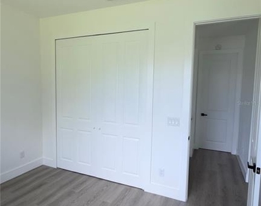 14300 Sanilac Avenue - Photo Thumbnail 4