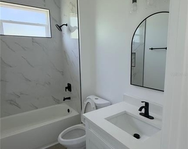 14300 Sanilac Avenue - Photo Thumbnail 10